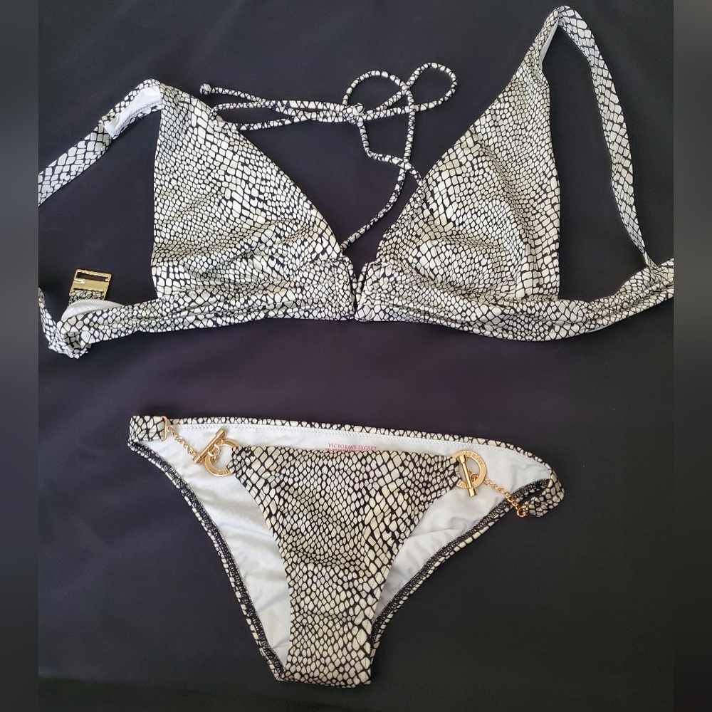 Swimsuit..bikini..Top LG, bottom XS